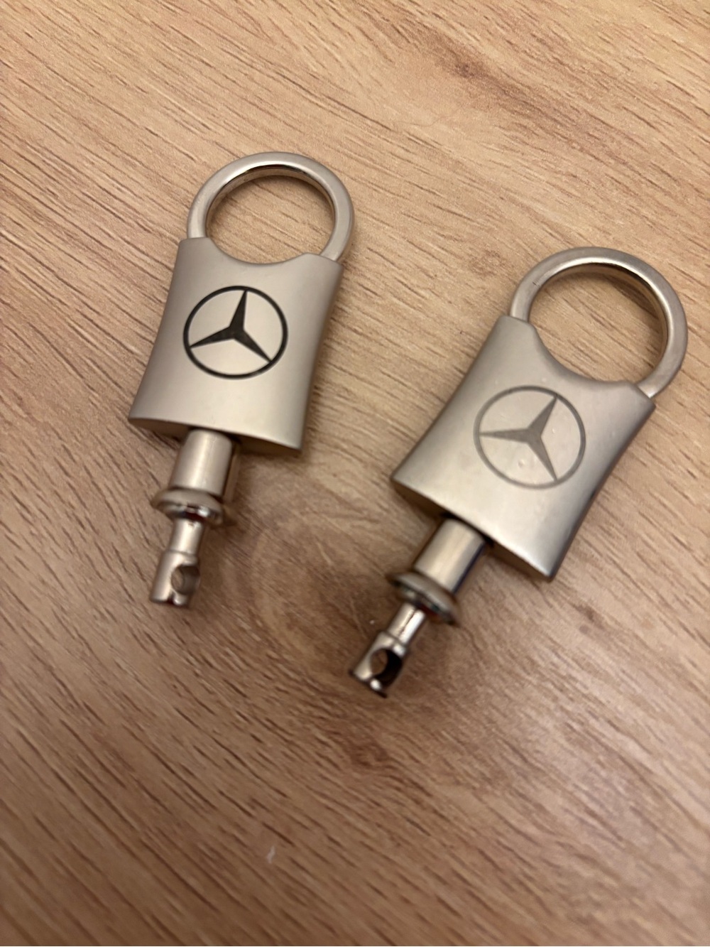 Mercedes Benz Metal Valet Key Rings (2) - Picture 2 of 3